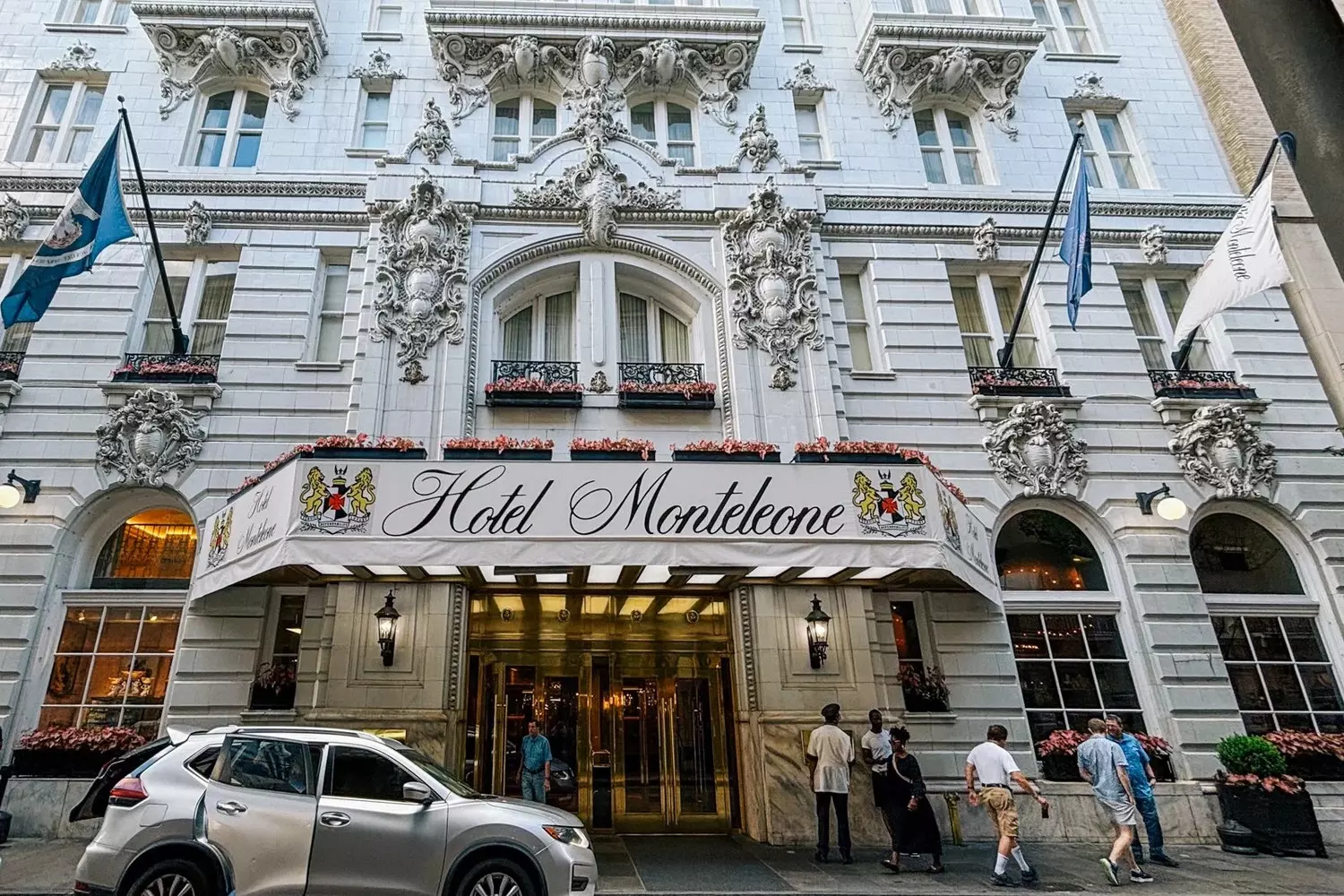 Исторический отель Monteleone на Ройал-стрит, 214, в Французском квартале Нового Орлеана