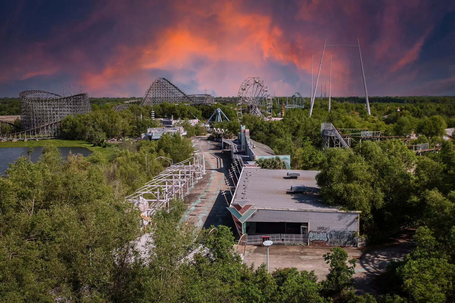 Заброшенный парк развлечений Six Flags New Orleans, закрытый после урагана Катрина в 2005 году