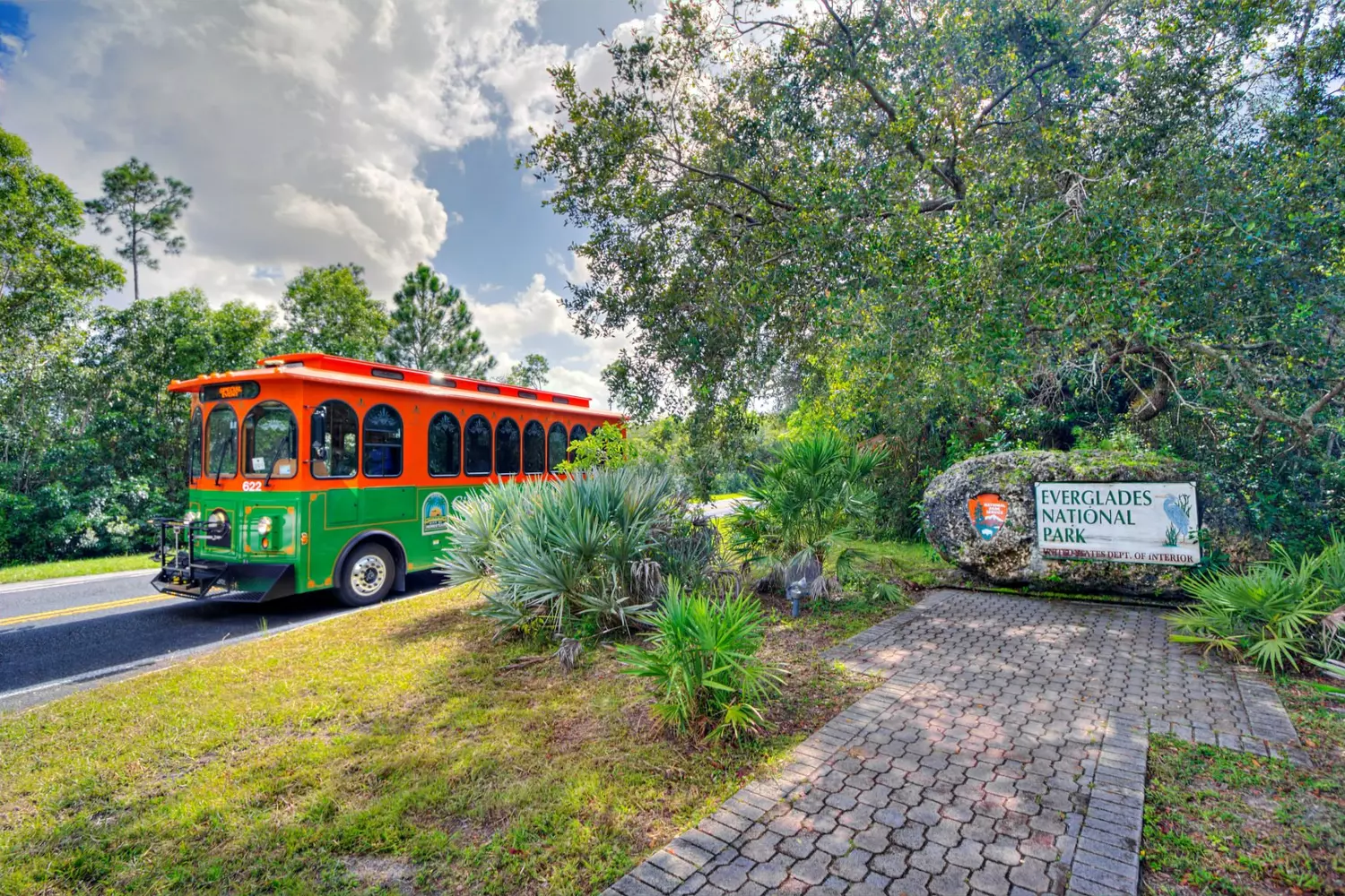 Фото экскурсионного троллейбуса в Майами — Miami Trolley