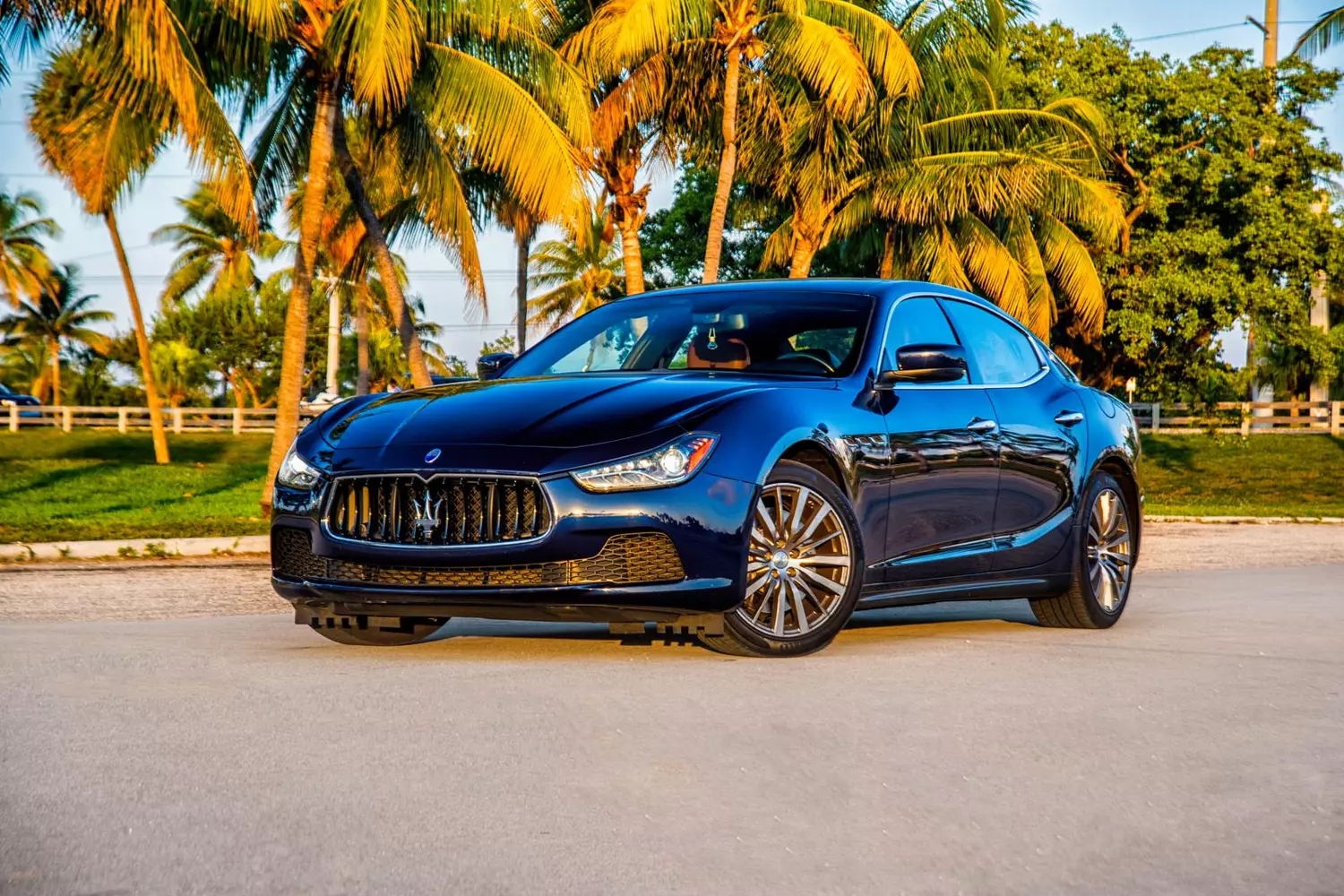 Maserati Ghibli — Аренда авто в Майами