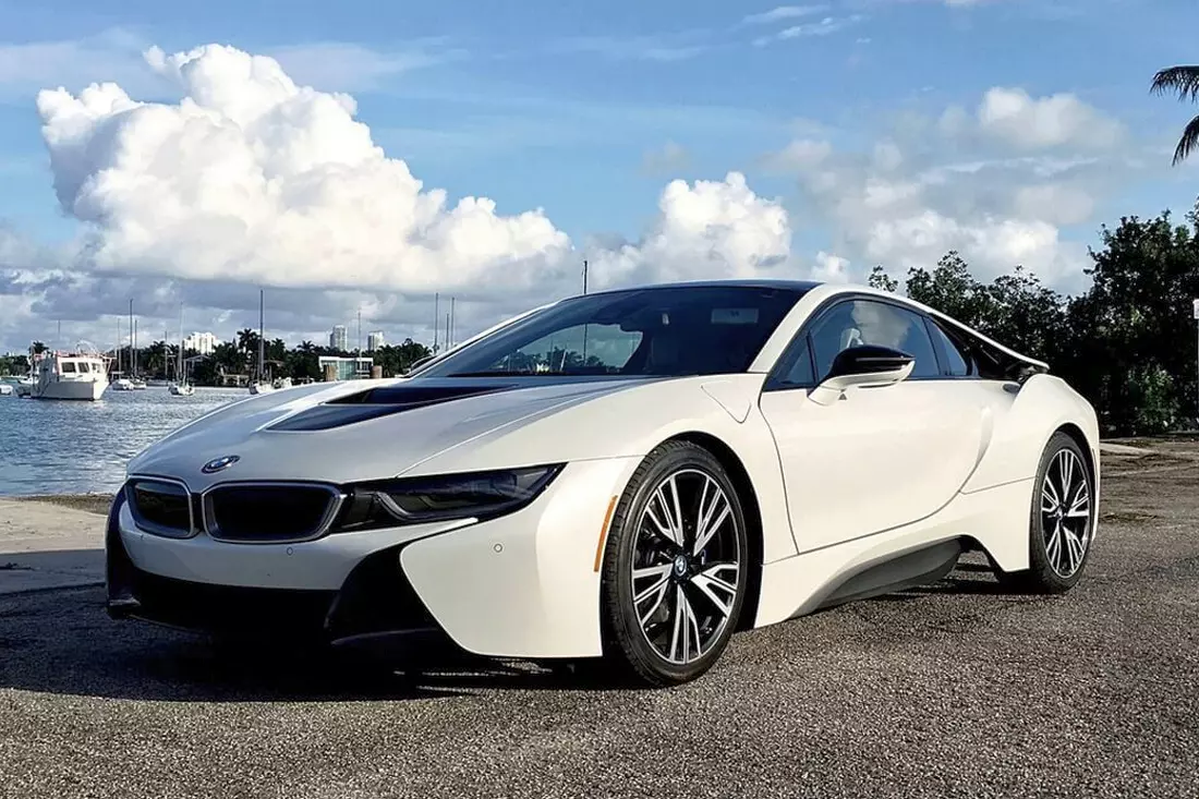 BMW i8