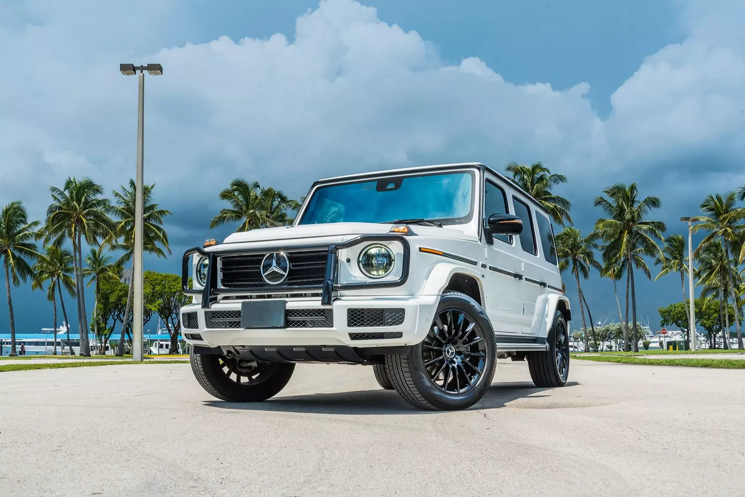 Mercedes Benz G550