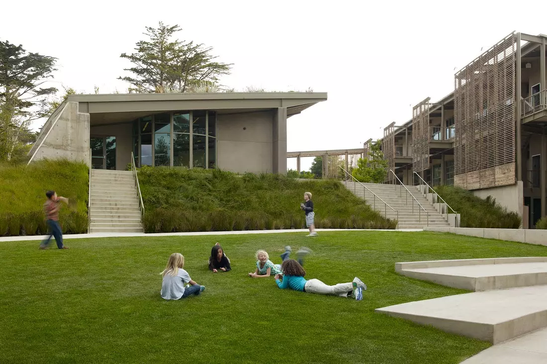 slider - American Butler