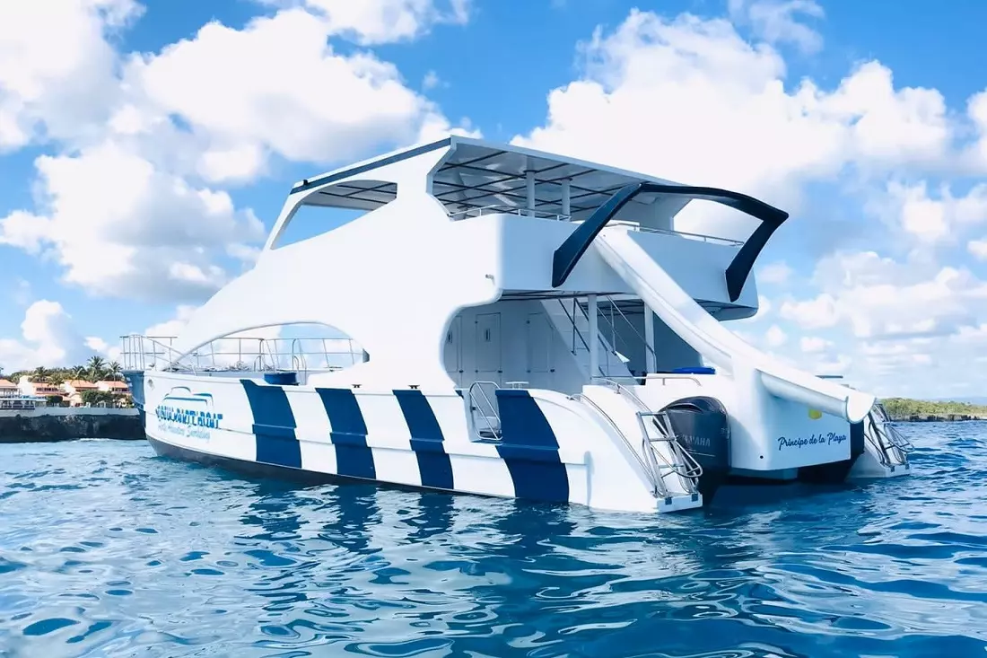 Яхта для проведения незабываемых мероприятий Шикарная яхта для празднования на воде