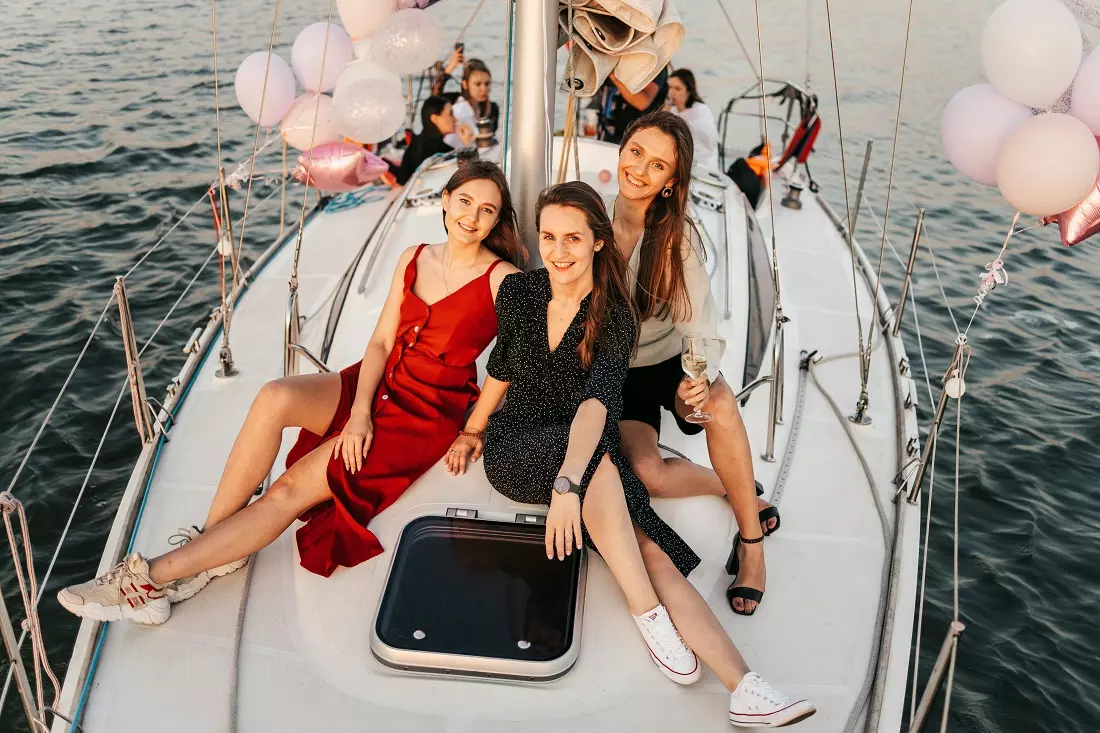Bachelor and bachelorette parties on a yacht - American Butler