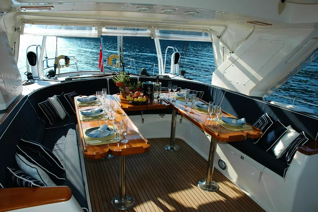 Corporate yacht parties - American Butler