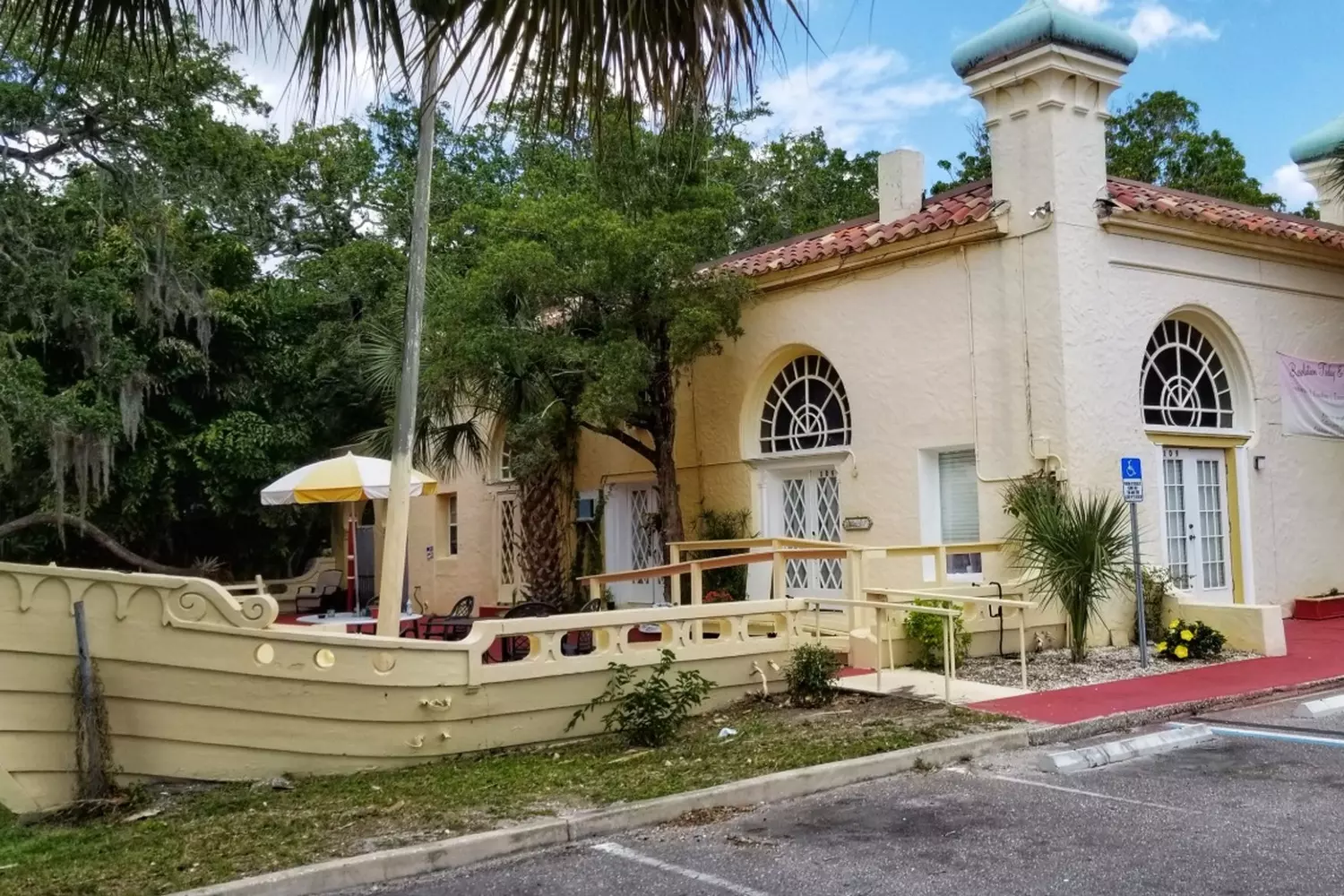 slider - American Butler