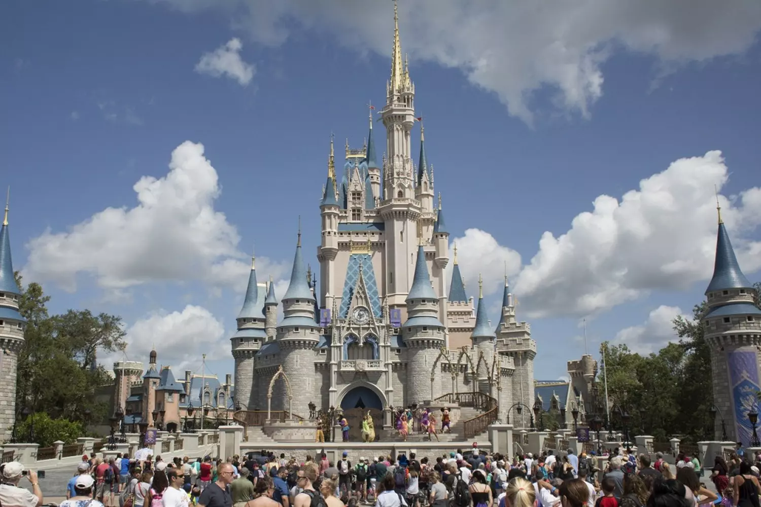 slider - American Butler