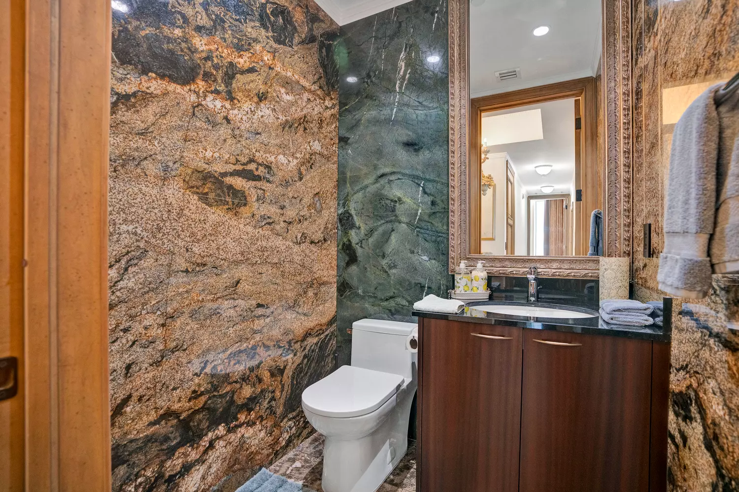 slider - American Butler