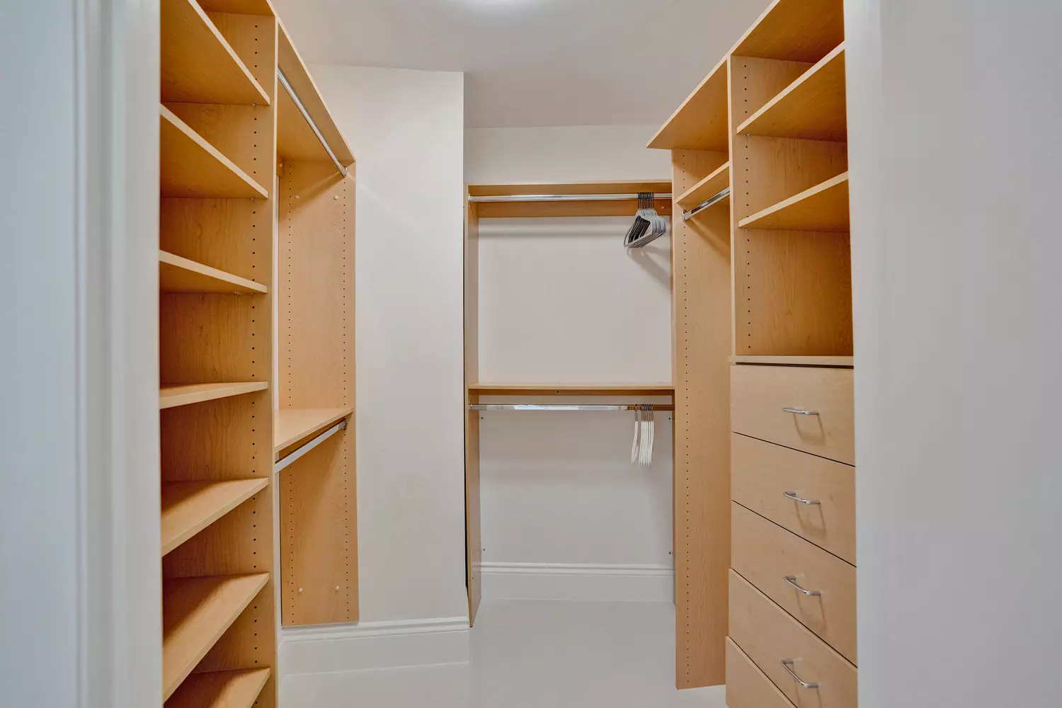 slider - American Butler