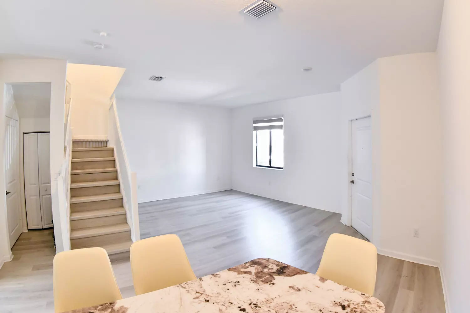 slider - American Butler