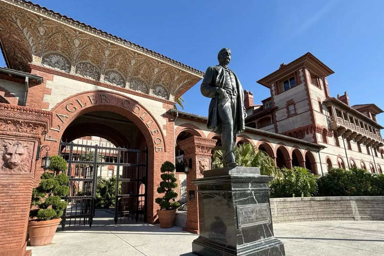 slider - American Butler