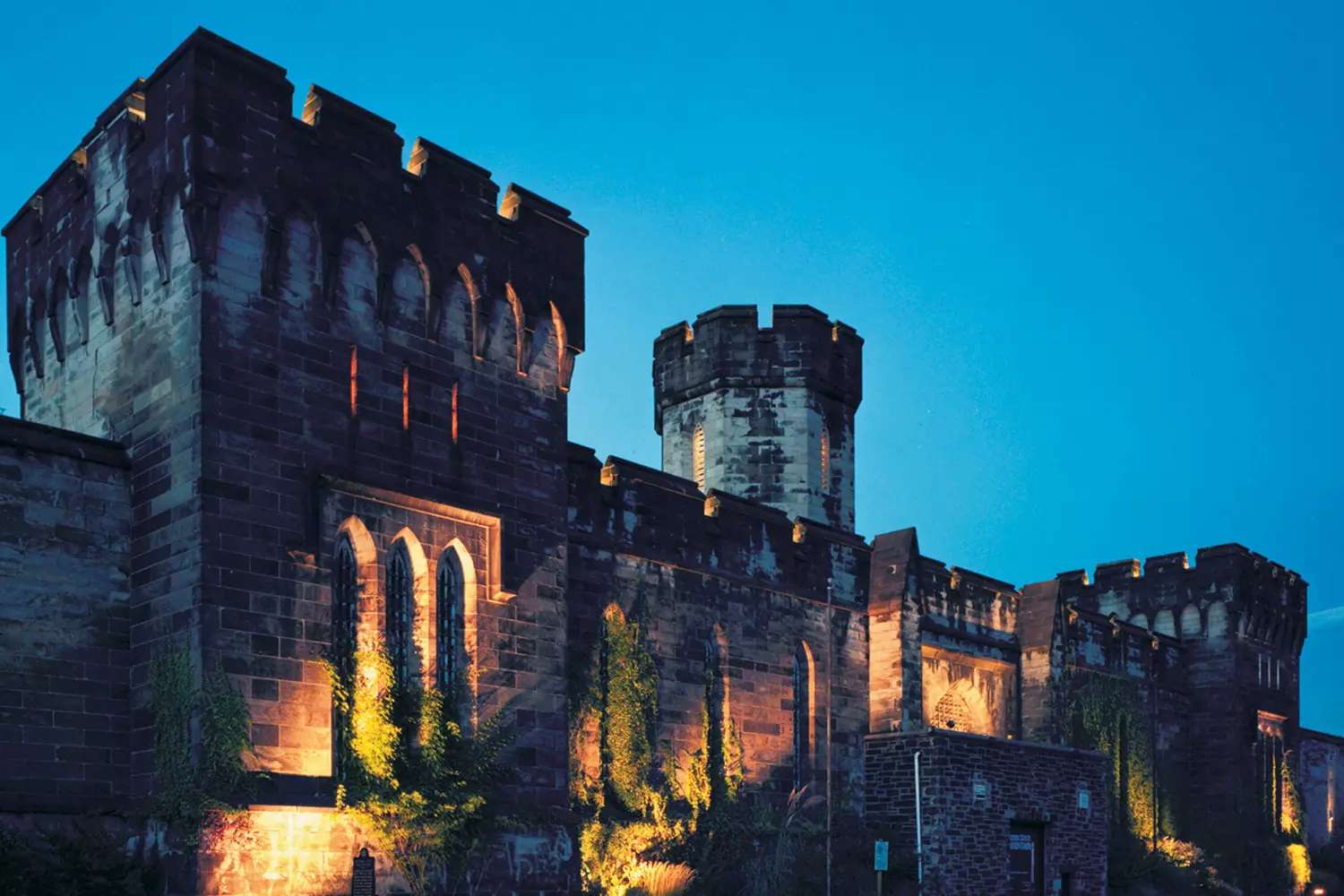 slider - American Butler