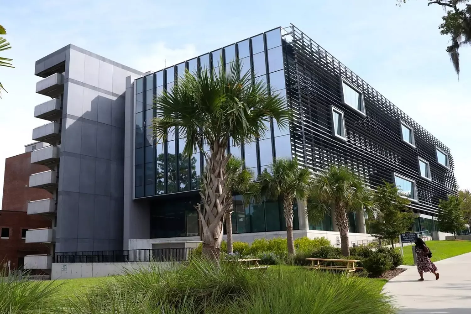 slider - American Butler