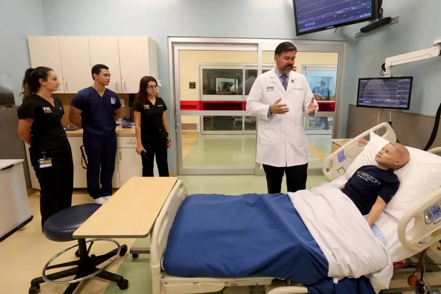 slider - American Butler