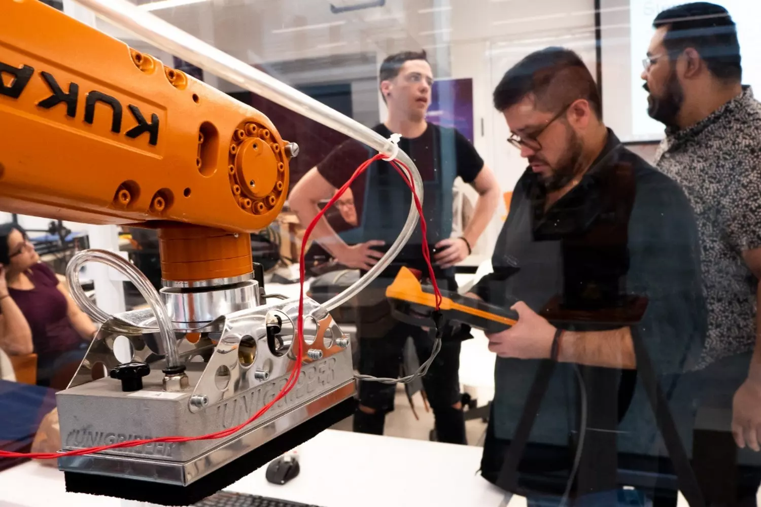 slider - American Butler