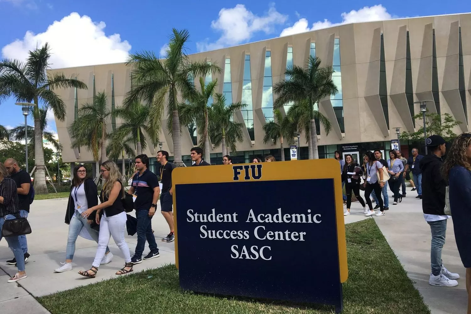 slider - American Butler