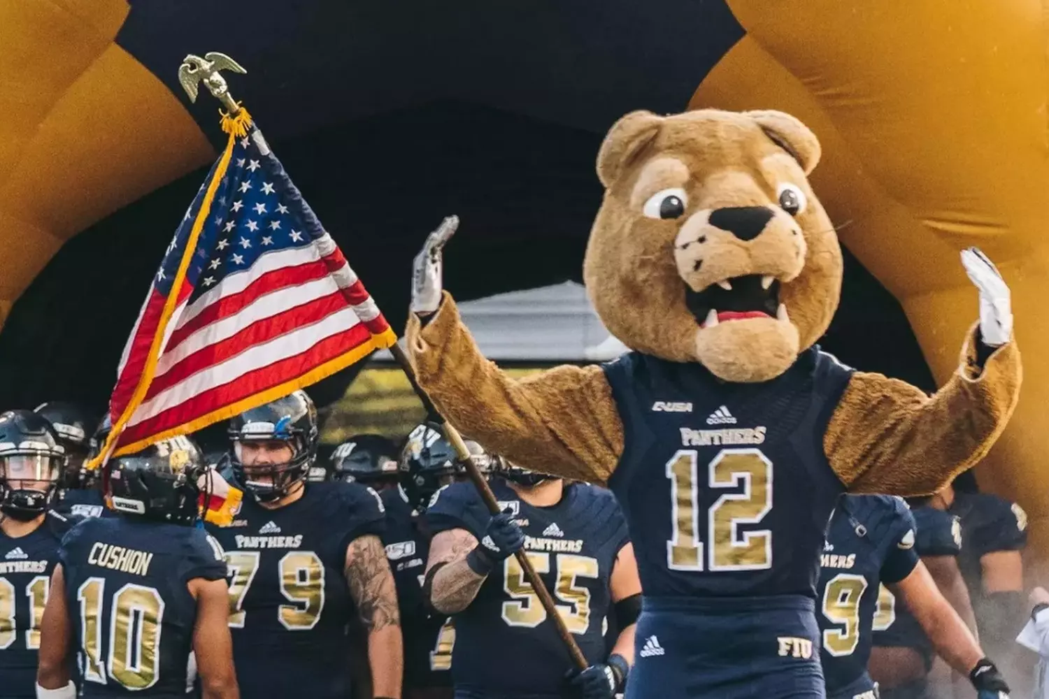 slider - American Butler