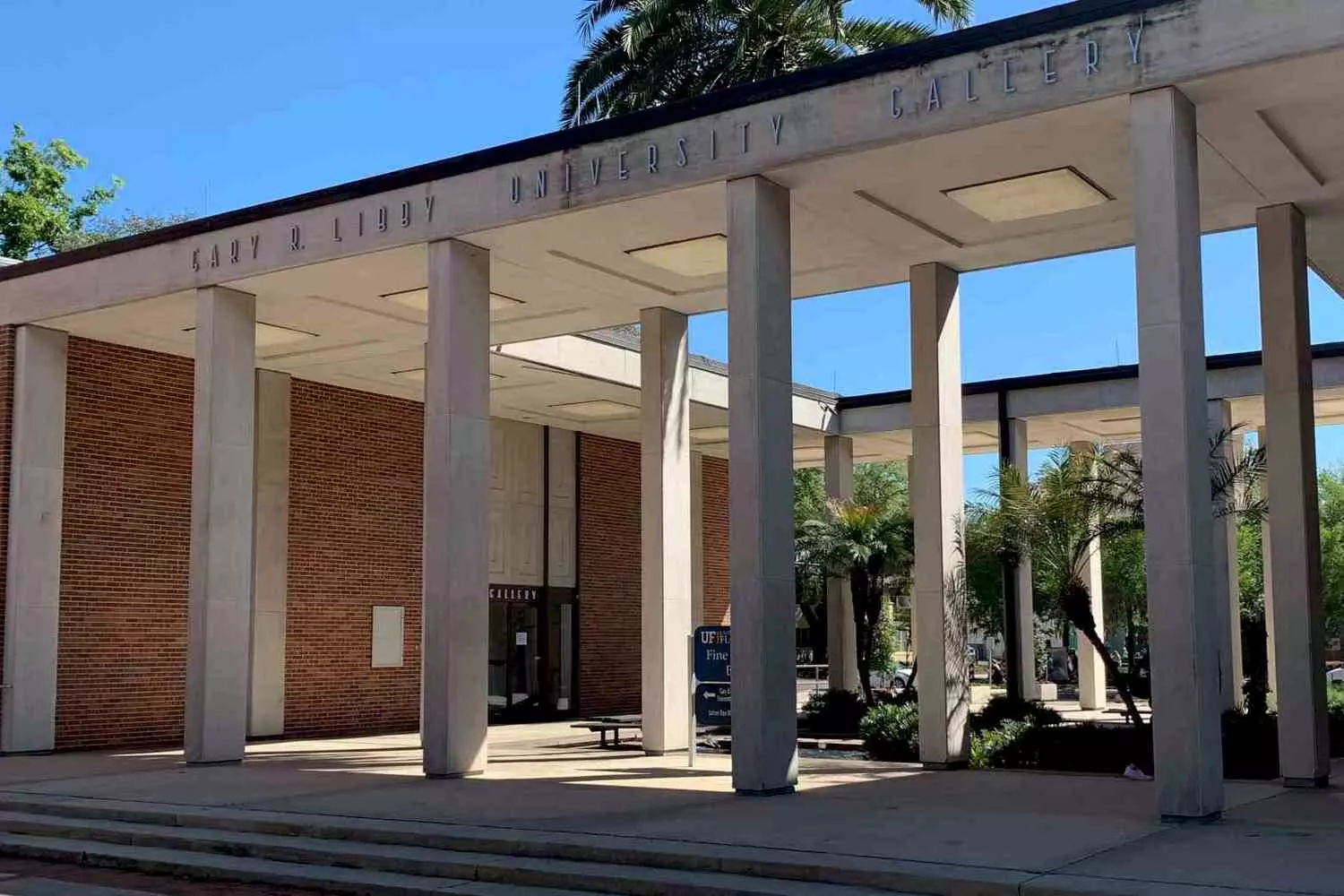 slider - American Butler