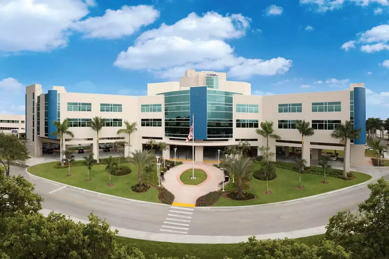 Главный вход мемориальной региональной больницы в Холливуде, Флорида Мемориальная региональная больница — Холливуд, Флорида