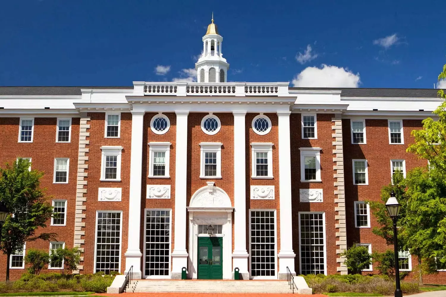Гарвардский университет: исторический корпус из красного кирпича