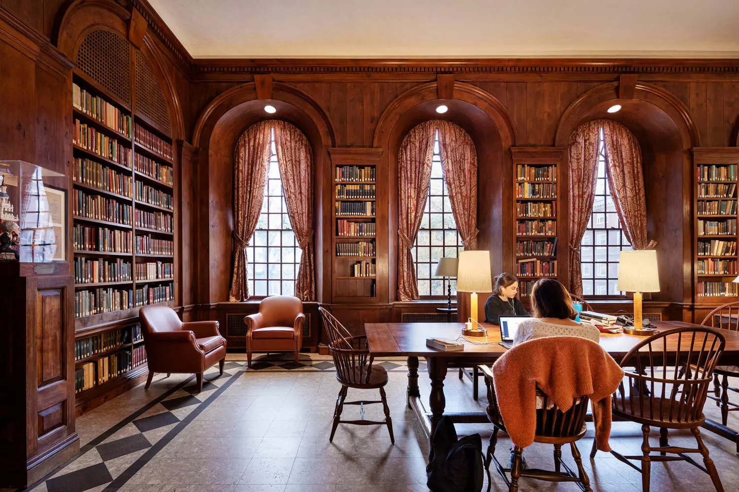 slider - American Butler