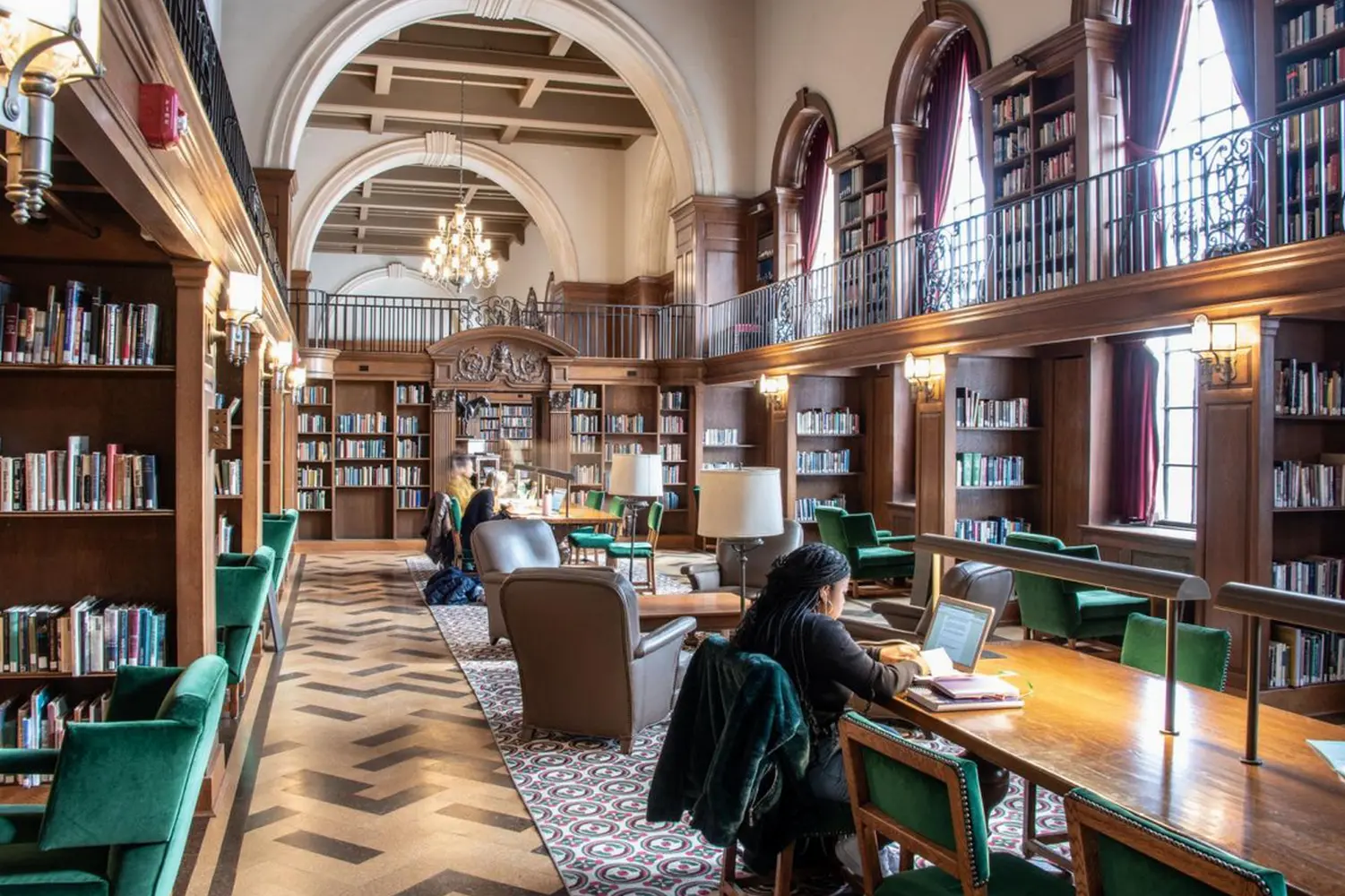 slider - American Butler