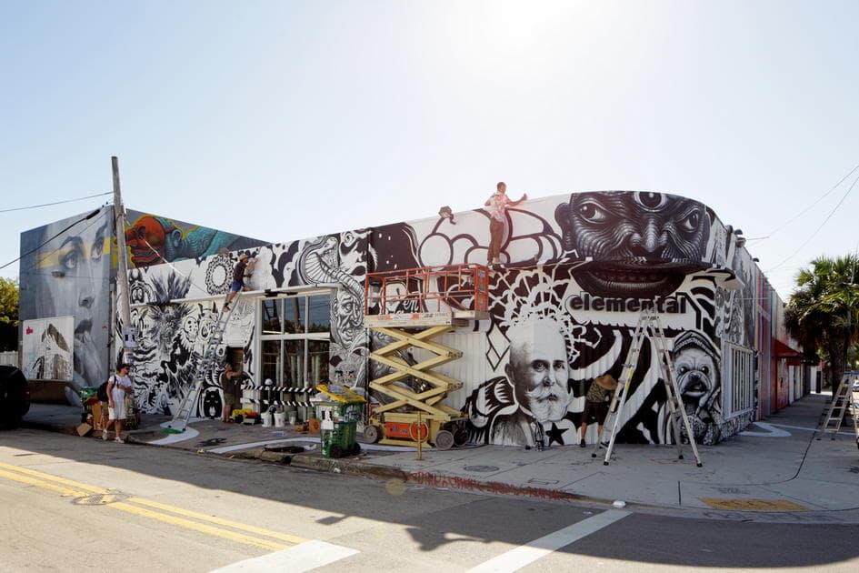 Район Wynwood, Florida - фото красивых домов с графитти и улиц города - American Butler