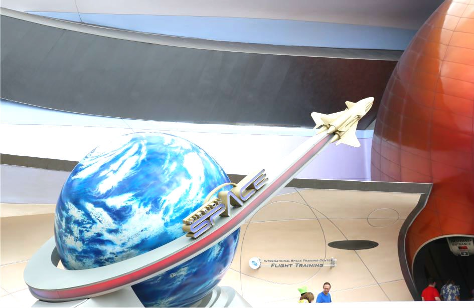 Epcot Center Orlando — photo attraction Mission Space — American Butler