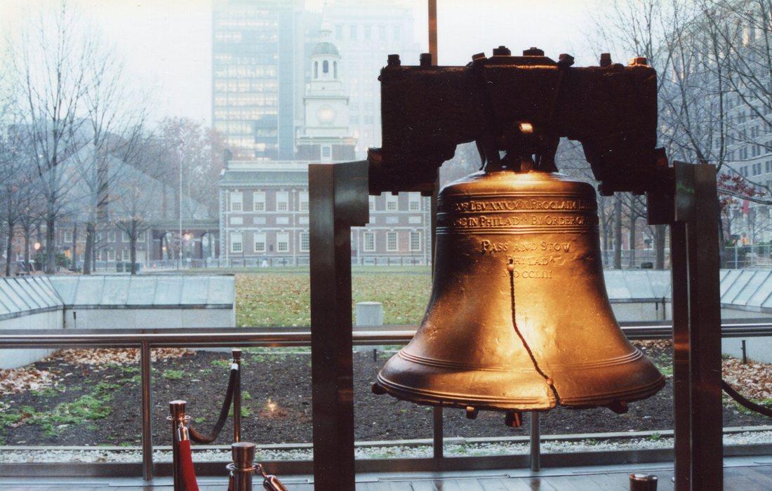 Day Trip from Washington DC to Philadelphia — Liberty Bell Photo — American Butler