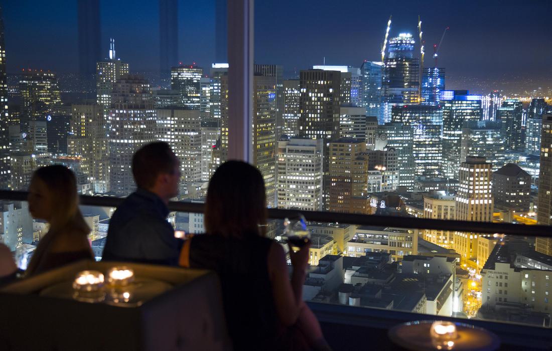 Ночная жизнь Сан-Франциско — вид из Cityscape Lounge — American Butler