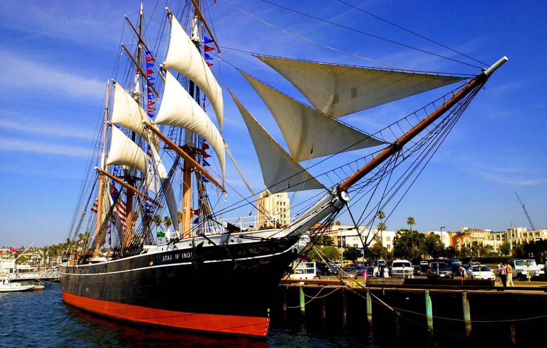 Морское судно на причале музея в Сан-Диего — American Butler