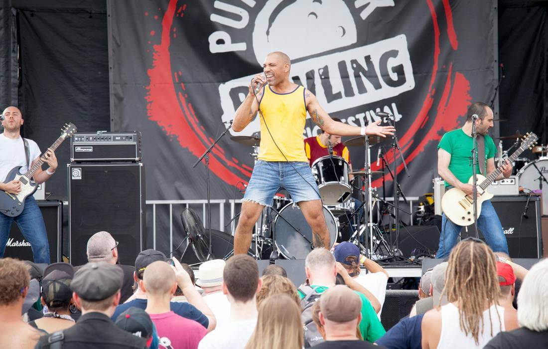 Photo of the vocalist singing at the Punk Rock Bowling festival in Las Vegas — American Butler