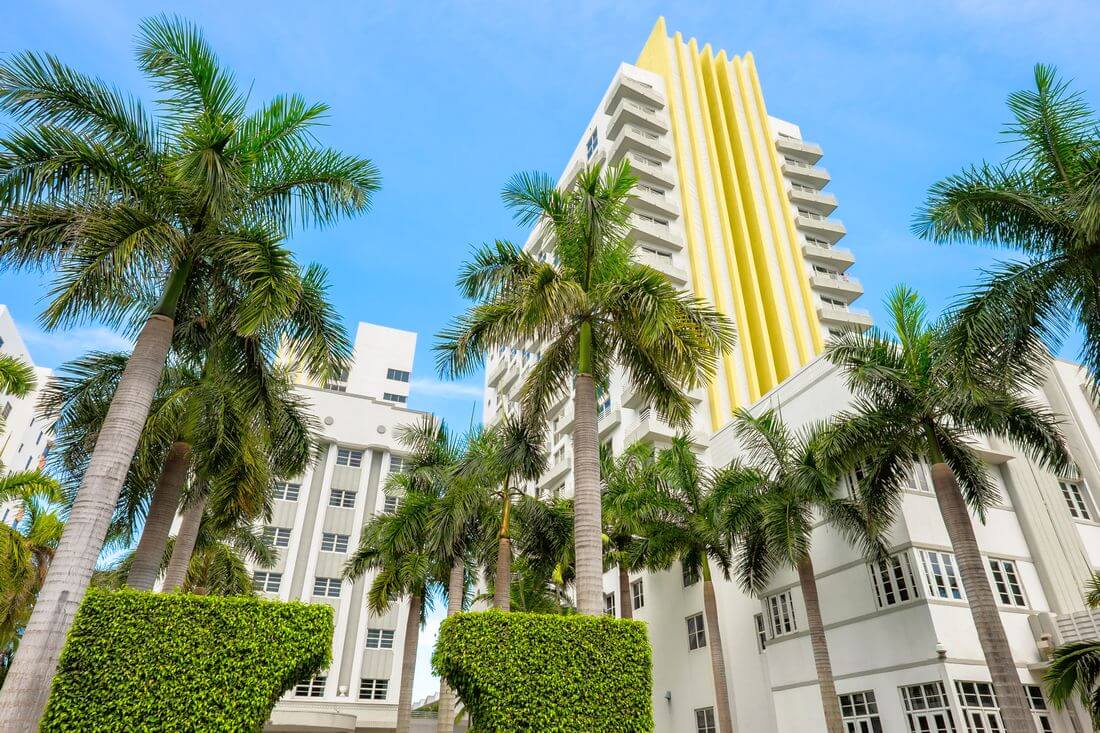 Historic Art Deco District — фото улицы Оушен-Драйв в Майами-Бич — American Butler