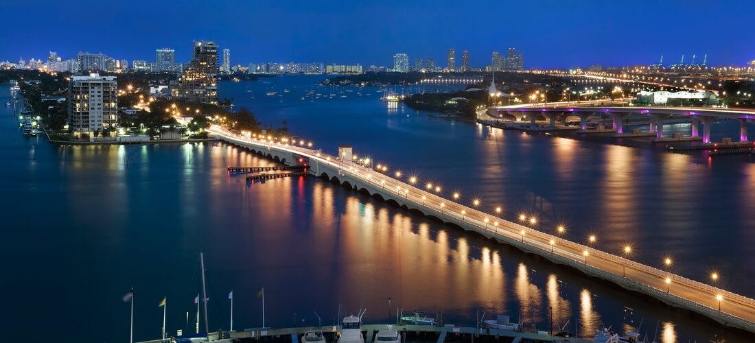 Венецианские острова в Майами — фото Collins Bridge — American Butler