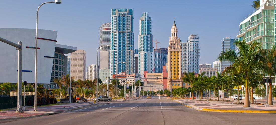 Freedom Tower in Miami — photo from Biscayne Boulevard — American Butler