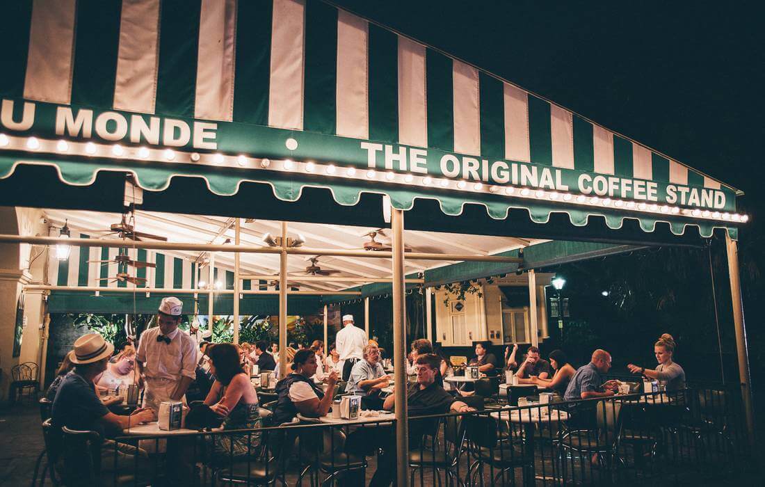 Фото здания Cafe du Monde в Новом Орлеане - American Butler