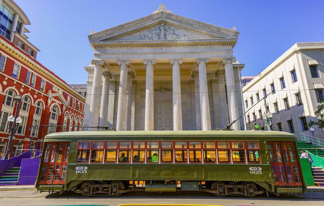 Gallier Hall in New Orleans - photo of the facade of the building - American Butler