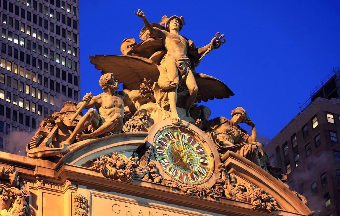 Photo of the statue on the roof of Grand Central Terminal, New York - American Butler