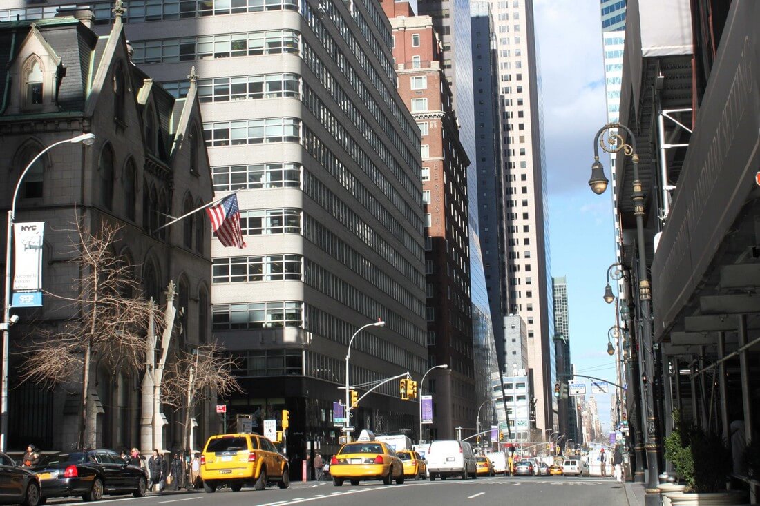 Достопримечательности Нью-Йорка — фото улицы Мэдисон-авеню в Манхэттене — American Butler