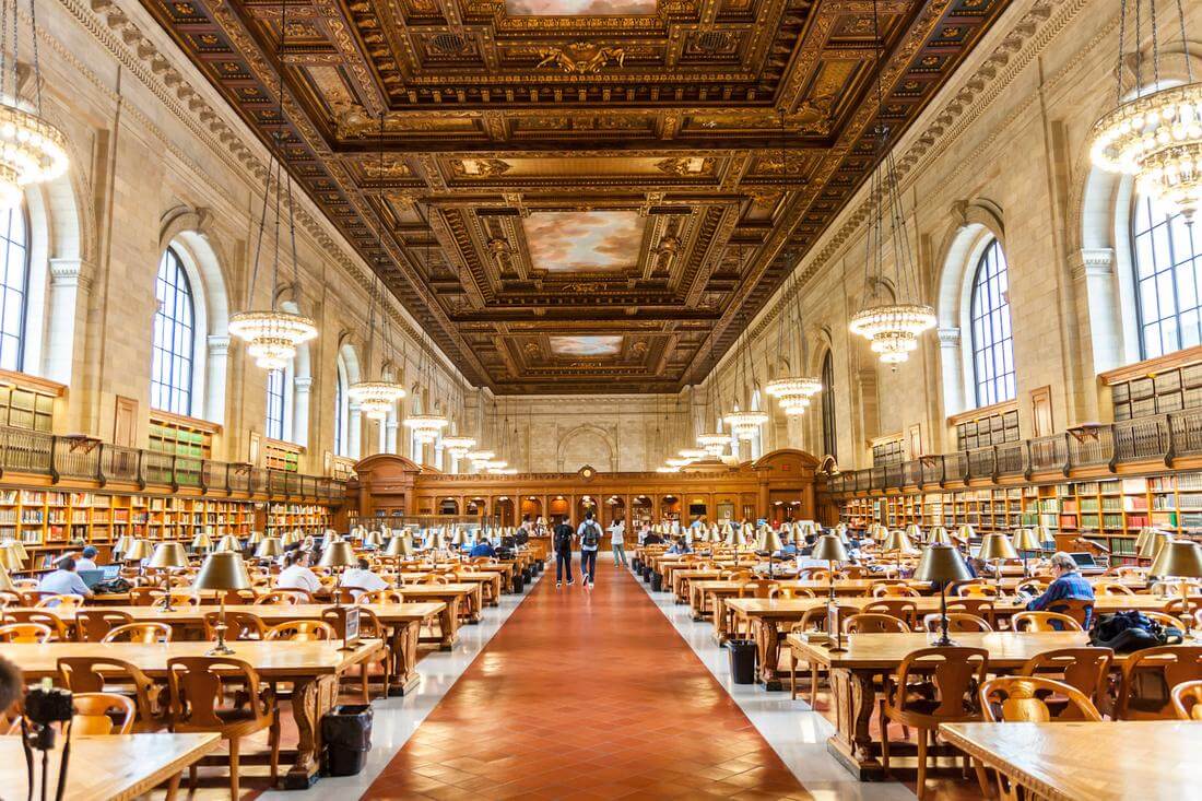 Photo of the Public Library in the reading room - the sights of New York - American Butler