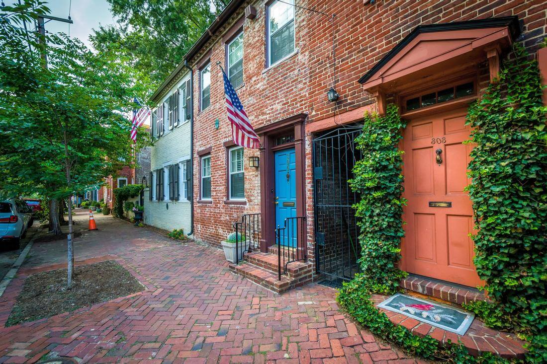 Alexandria, Virginia - photos of streets and houses of the city - American Butler