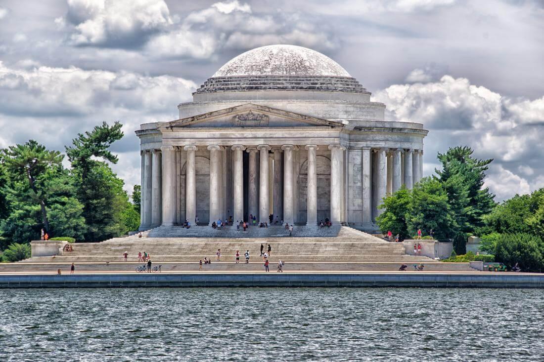 Jefferson Memorial, Washington DC — фото мемориального комплекса снаружи — American Butler