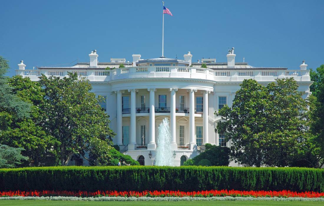Фото южного фасада Белого дома в США - American Butler