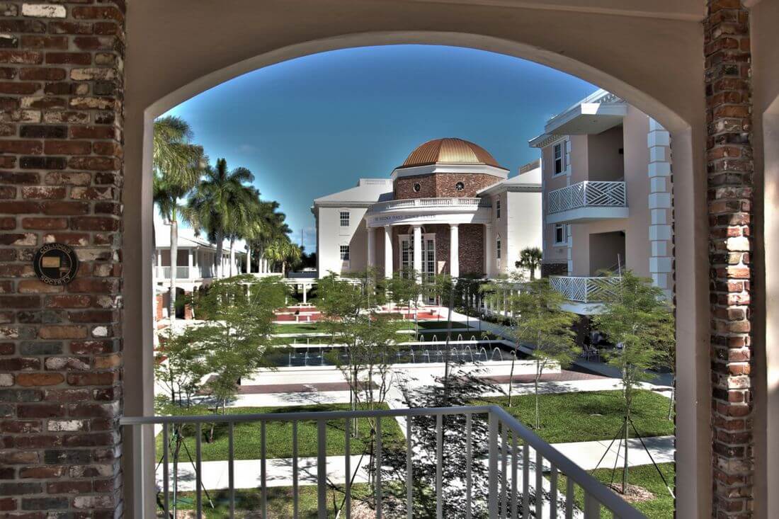 Частная школа Пайн-Крест Скул во Флориде — фото учебных корпусов — American Butler
