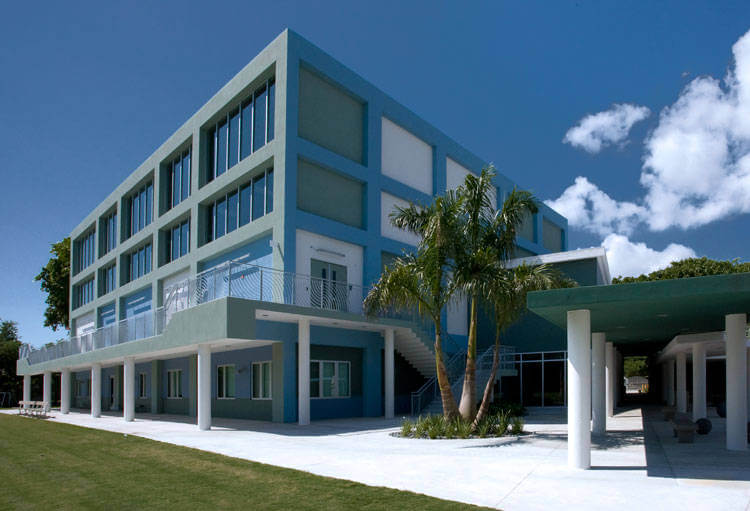 Photo of the facade of a private school in Miami Ransom Everglades School — American Butler