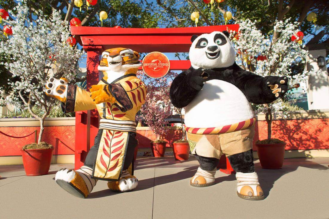 Golden Dragon Parade, Los Angeles - photo Kung Fu Panda at the celebration of the Lunar New Year - American Butler
