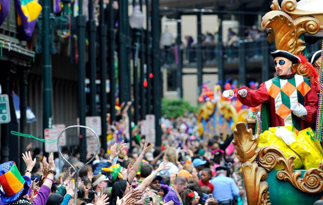Фото людей на карнавале Марди-Гра в Новом Орлеане, Луизиана - American Butler