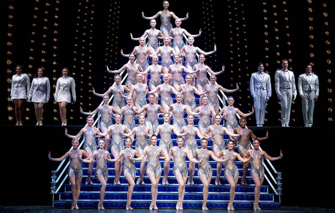 Шоу рокеттесс от Radio City - фото Christmas Spectacular Starring the Radio City Rockettes - American Butler