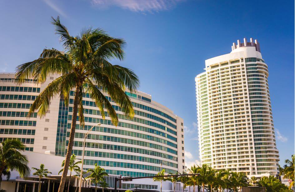 Фото Фонтенбло одного из лучших отелей Майами-Бич - American Butler